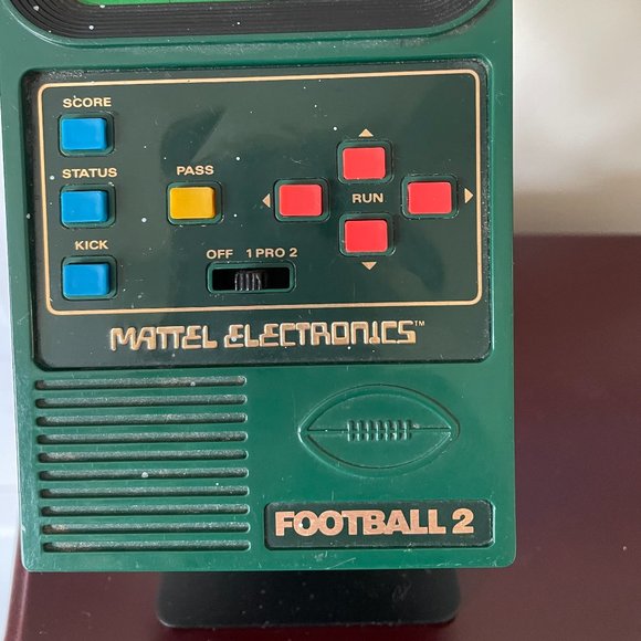 1978 FOOTBALL 2 - Hand Held Video Game - Mattel Inc. - Picture 7 of 13